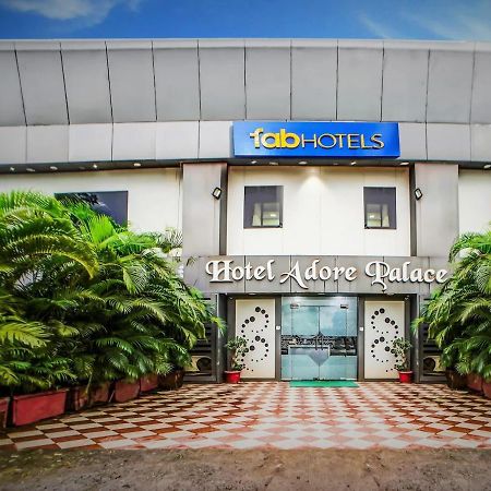 Hotel Adore Palace 뭄바이 외부 사진