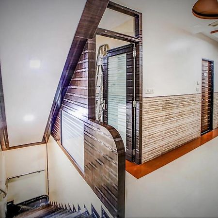 Hotel Adore Palace 뭄바이 외부 사진