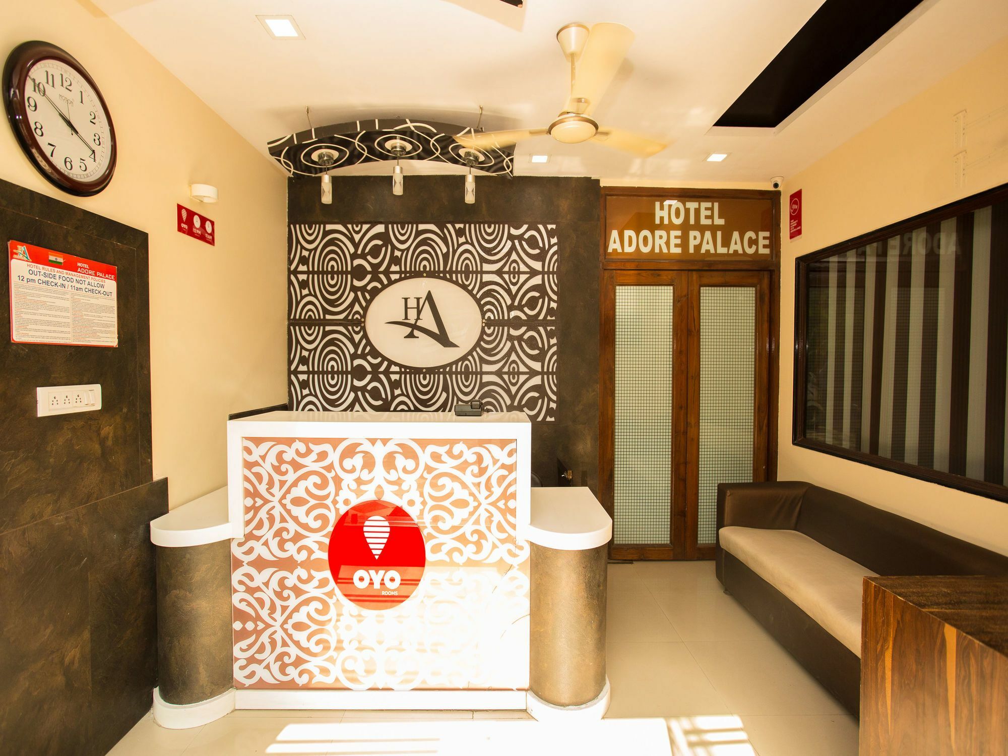 Hotel Adore Palace 뭄바이 외부 사진